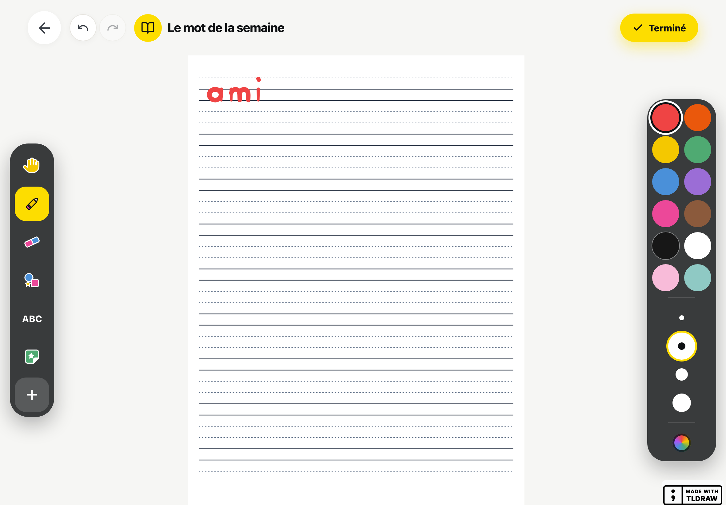 Sur une tablette, la feuille « Le mot de la semaine » ouverte, avec « Terminé » en haut à droite. La feuille porte les bandes de l'écriture trottoir : une ligne pointillée, deux lignes pleines, une ligne pointillée, répétées jusqu'en bas. Le mot « ami » est écrit en rouge entre les deux lignes pleines de la première bande, le point du i montant jusqu'à la ligne pointillée du haut. À gauche, la colonne des outils avec le crayon en jaune. À droite, les douze couleurs, le rouge choisi, les quatre grosseurs et la roue des couleurs.