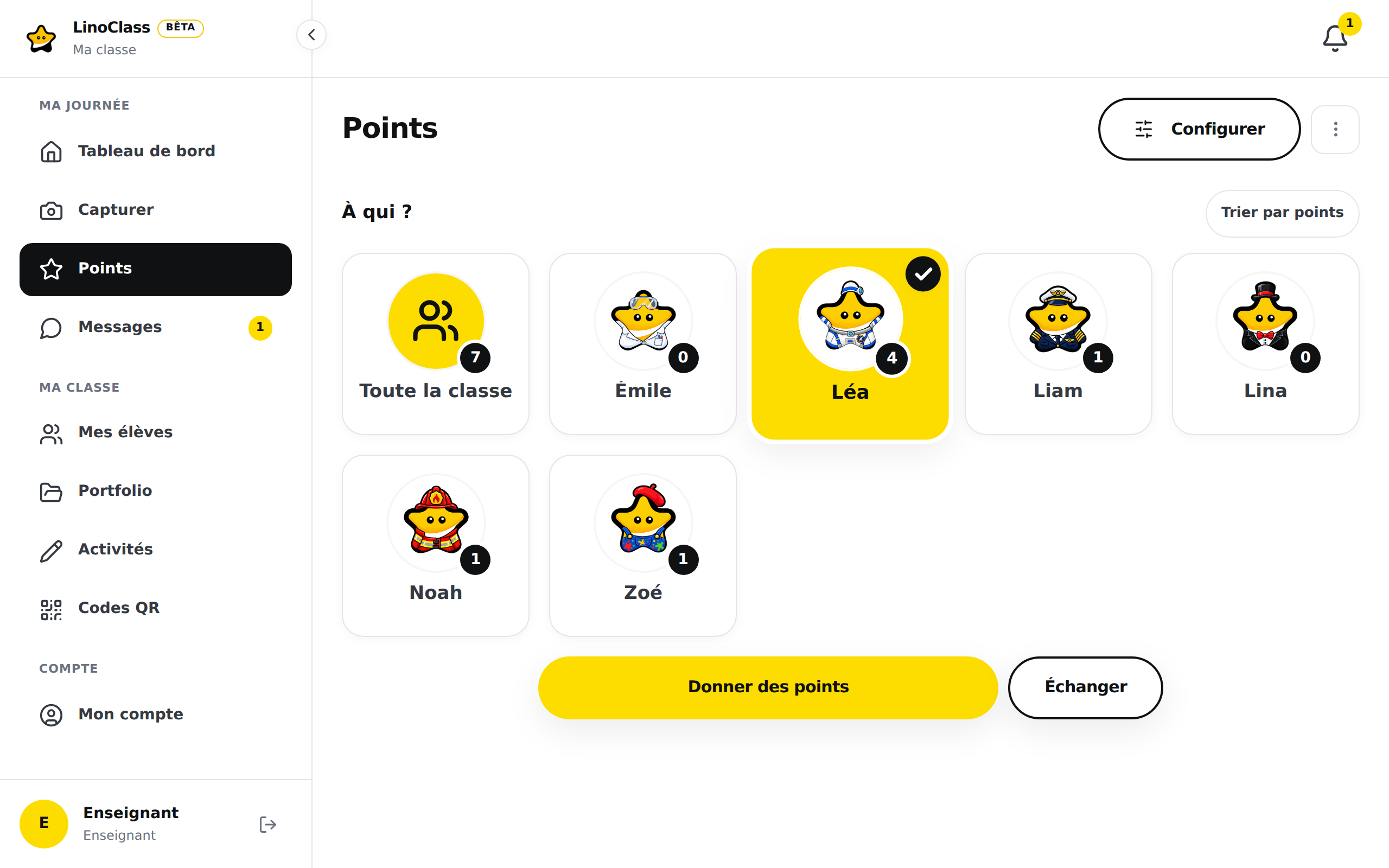 La page « Points » avec la tuile « Toute la classe » en premier, puis les visages des élèves, chacun avec la bulle de son total dans le coin, et Léa choisie, cochée sur fond jaune