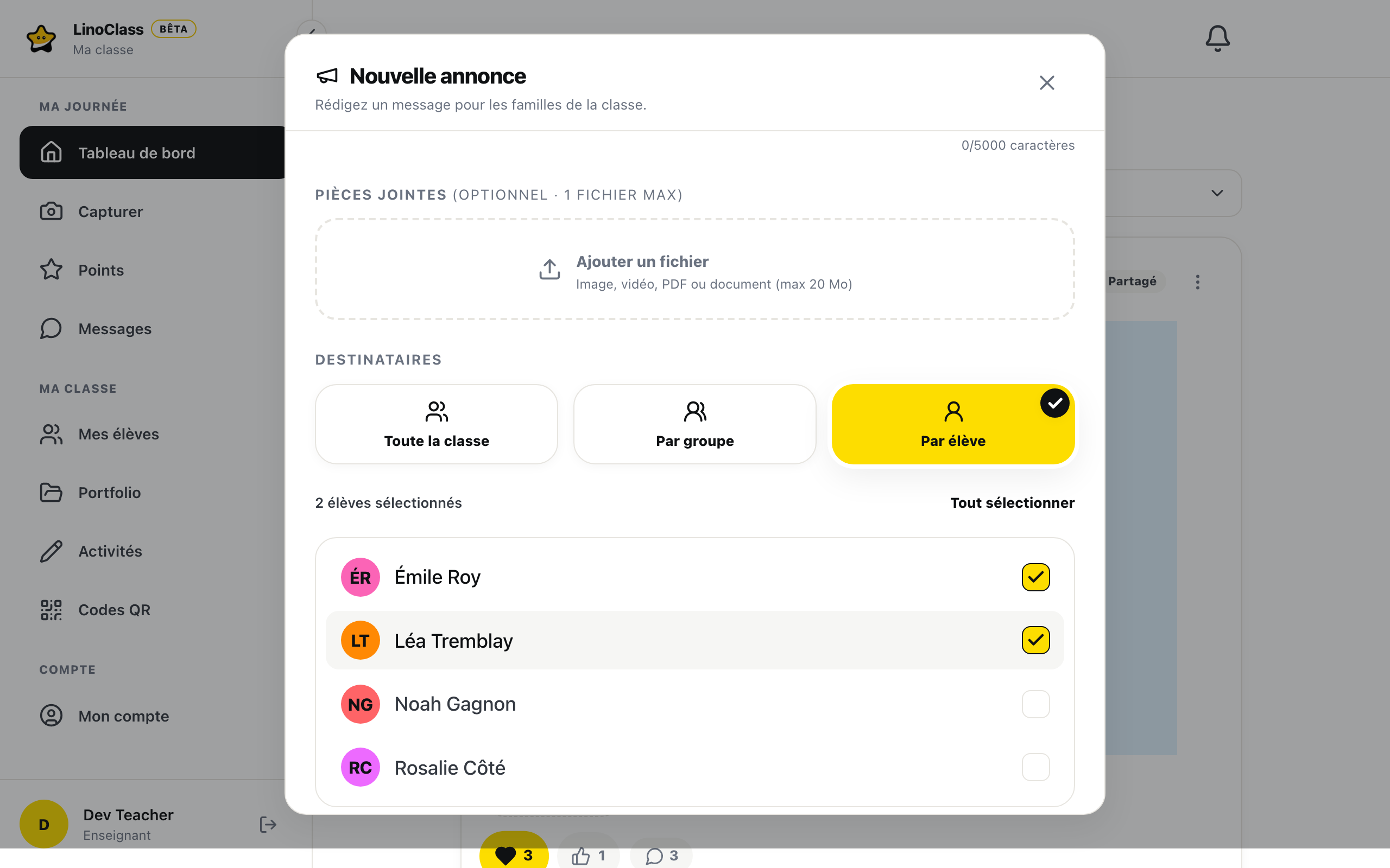 La fenêtre « Nouvelle annonce » avec « Par élève » en jaune. La ligne « 2 élèves sélectionnés » et le lien « Tout sélectionner » surmontent la liste, où Émile Roy et Léa Tremblay sont cochés.
