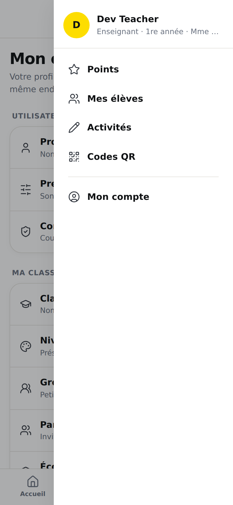 Le panneau « Plus » ouvert sur un téléphone, avec « Points », « Mes élèves », « Activités », « Codes QR », puis « Mon compte » sous une ligne.